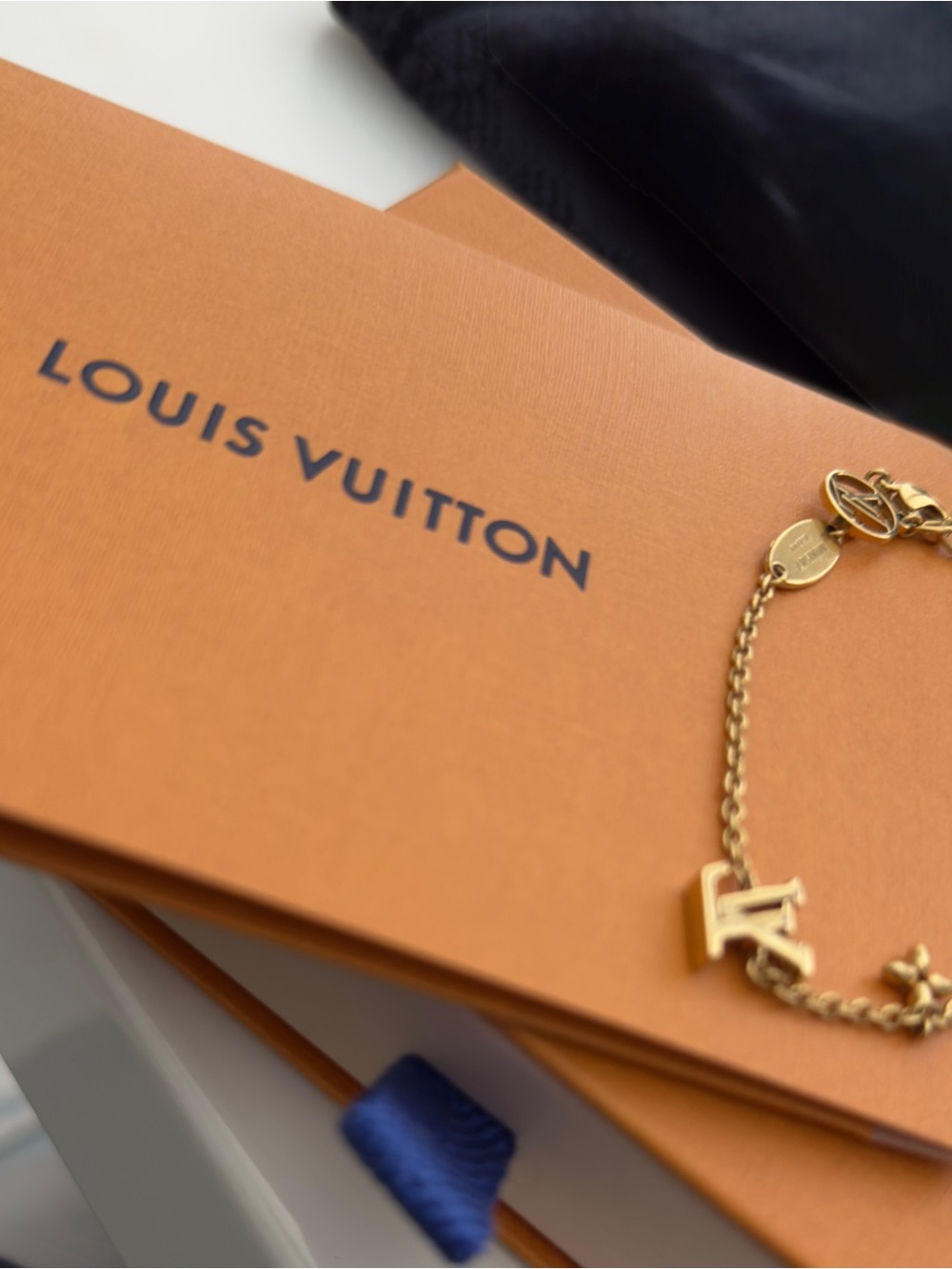 Louis Vuitton M00587 LV Iconic Gold Bracelet - Picture 11 of 11